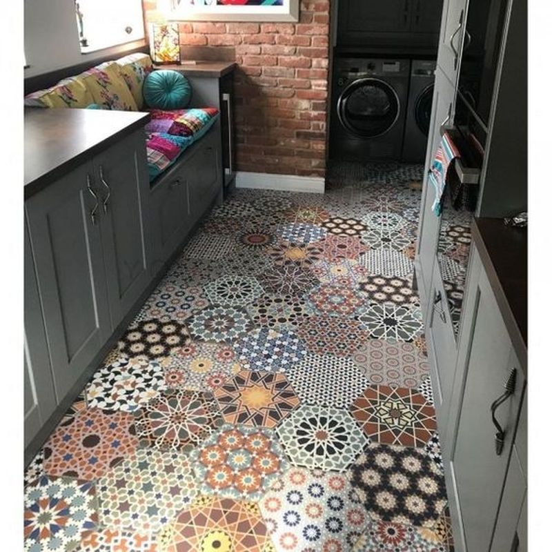 Can mosaic tiles be used on floors？